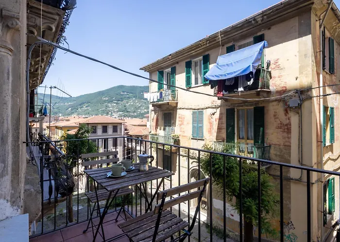 C_44 - Be On The Old Steps Between Station And Centre / Scalinata Cernaia